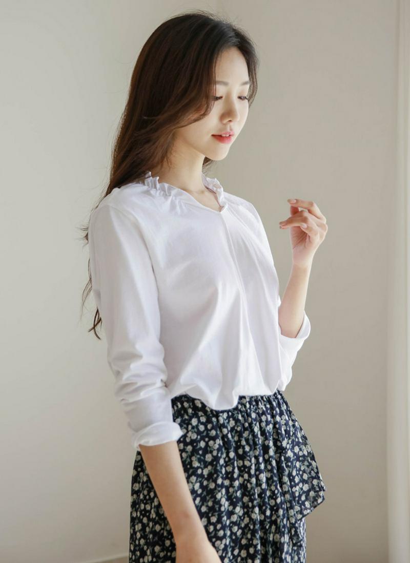 シャーリングゴムネックTシャツ