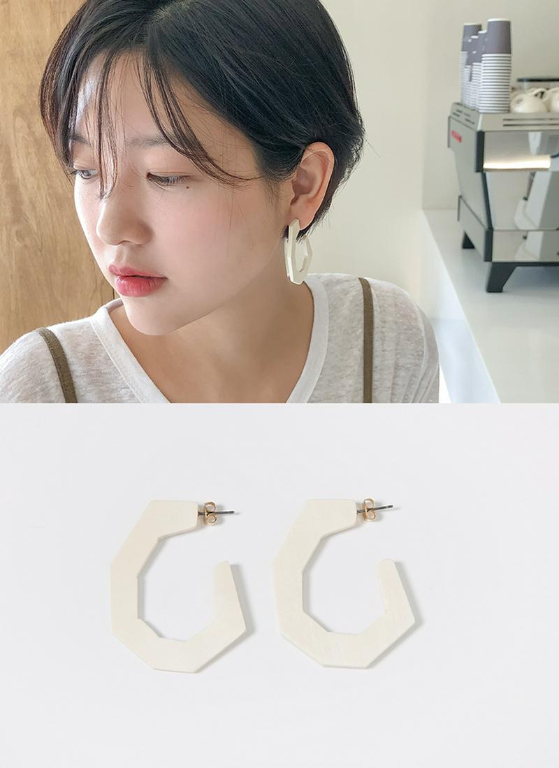 カーブウッドピアス