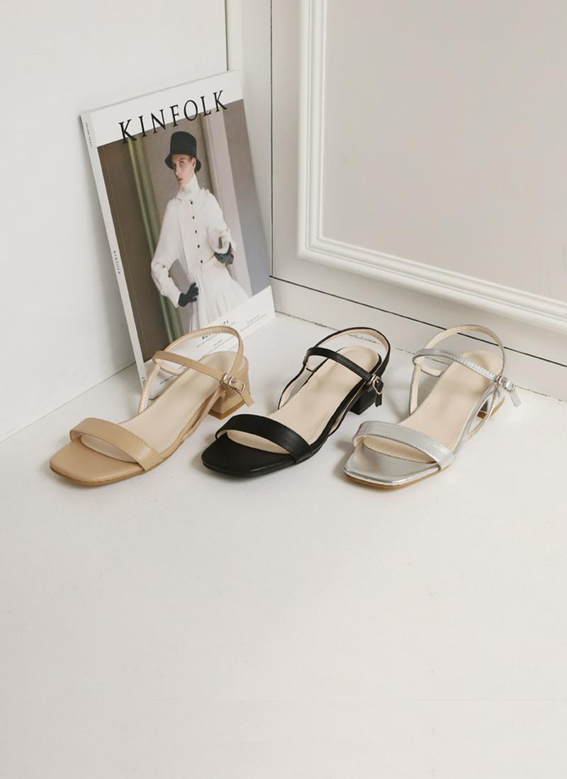 Teirot バックルストラップサンダル (4cm)