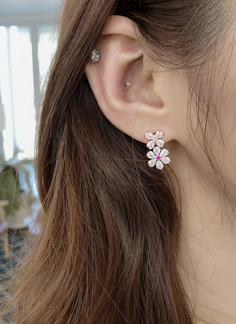 ダブルフラワーピアス