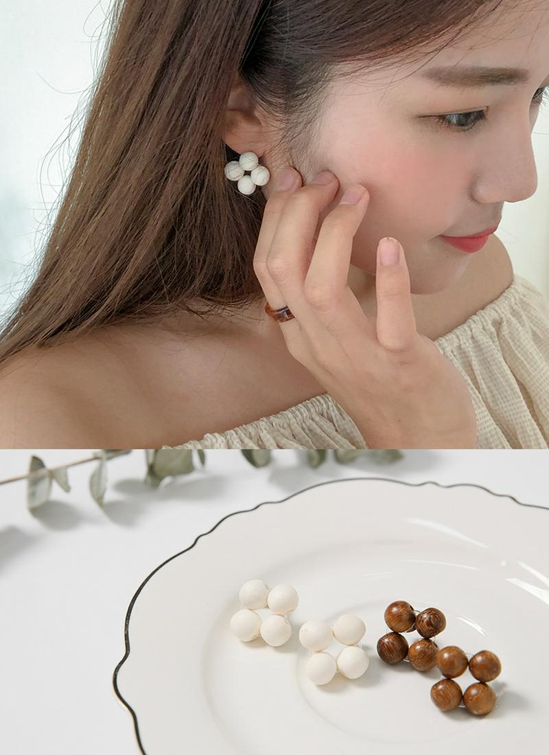 ウッドボールピアス