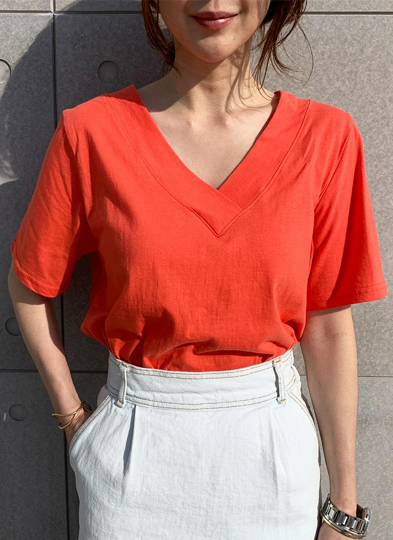 VネックハーフスリーブTシャツ