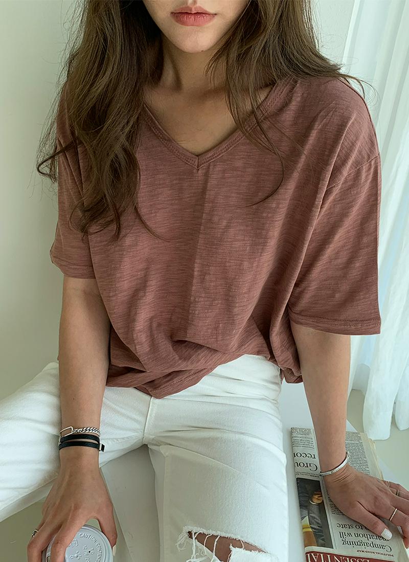 VネックルーズTシャツ