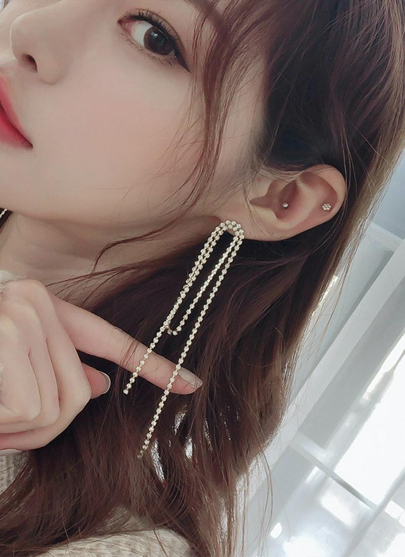 ロングキュービックチェーンドロップピアス