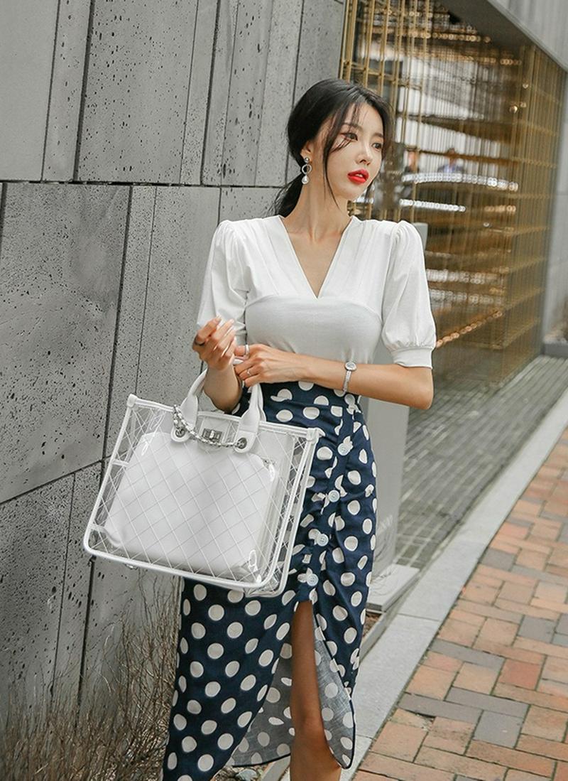 タックVネックモダール混Tシャツ