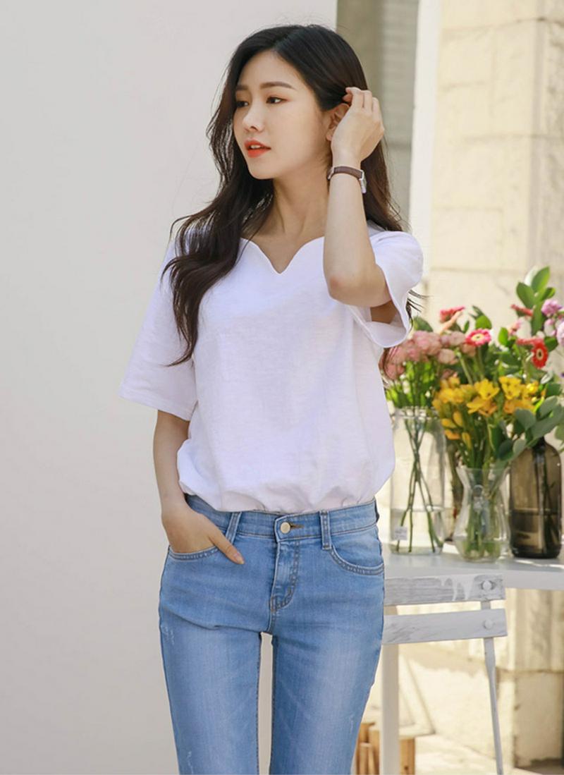 ハートネックライン半袖Tシャツ