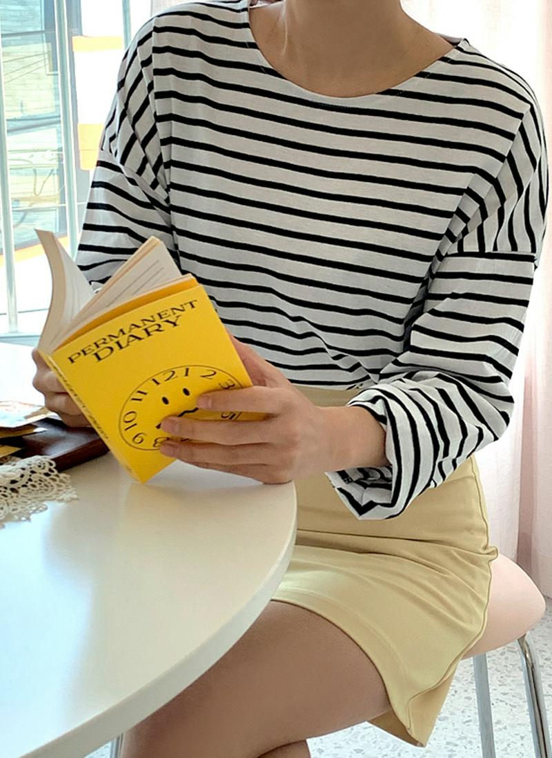 ルーズフィットボーダーTシャツ