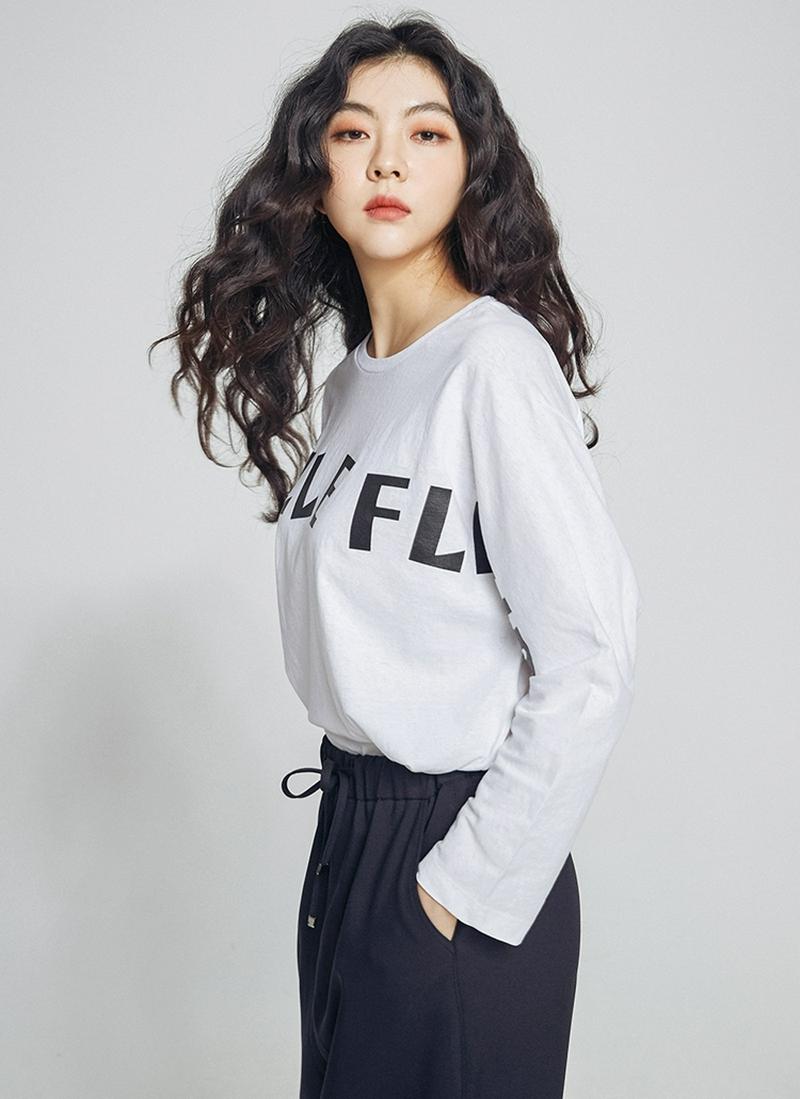 フロントレタリングドレープTシャツ