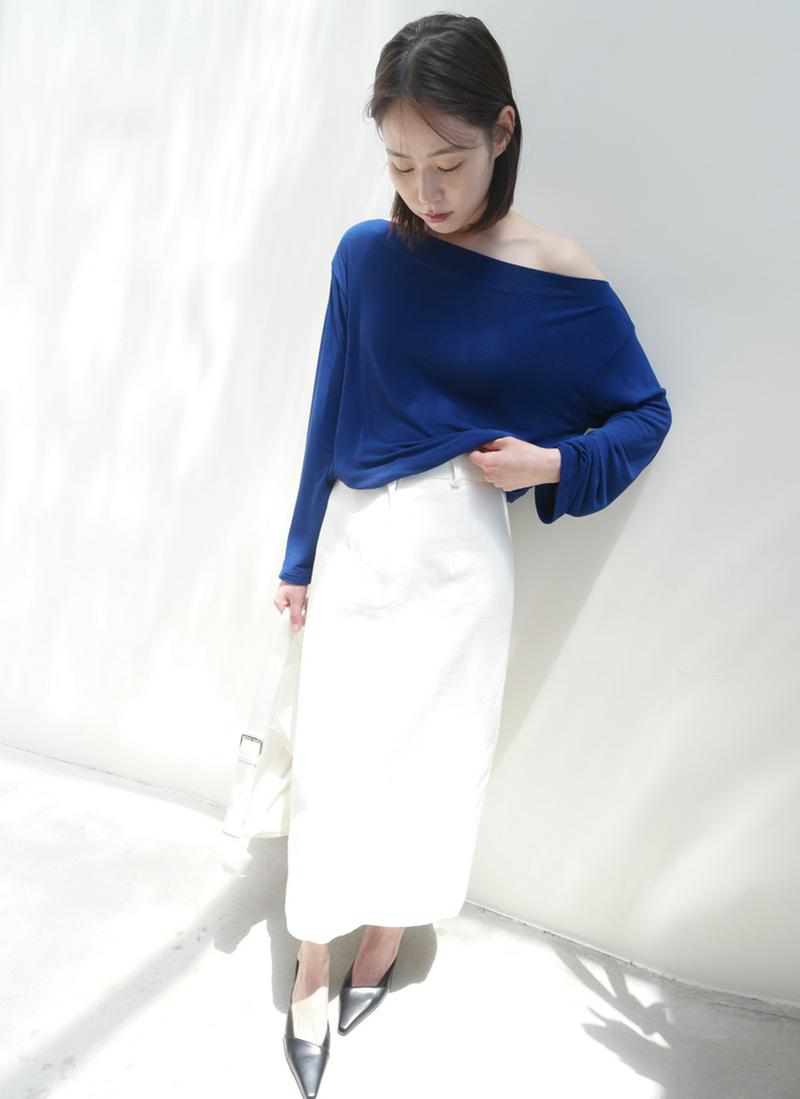 オフショルダーベーシック長袖Tシャツ