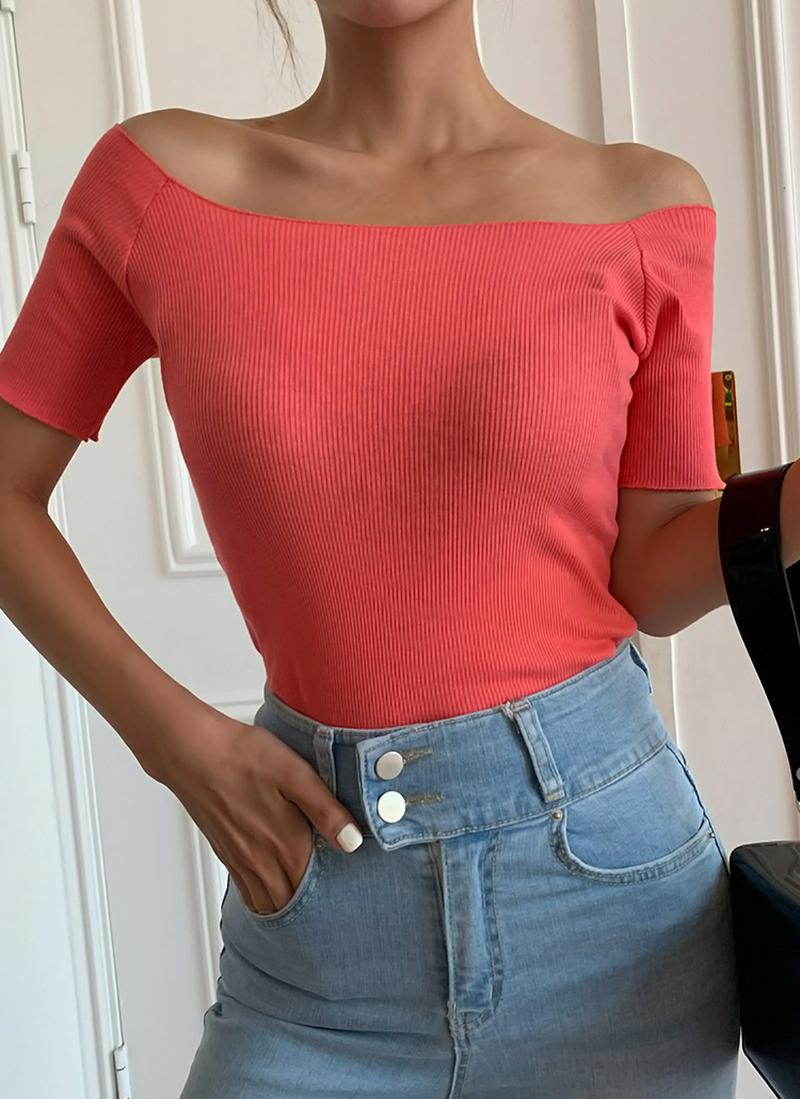 オフショルリブTシャツ