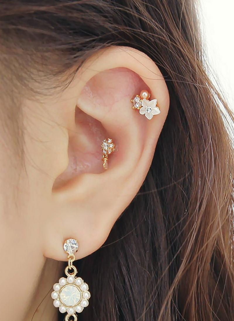 フラワー&キュービックピアス
