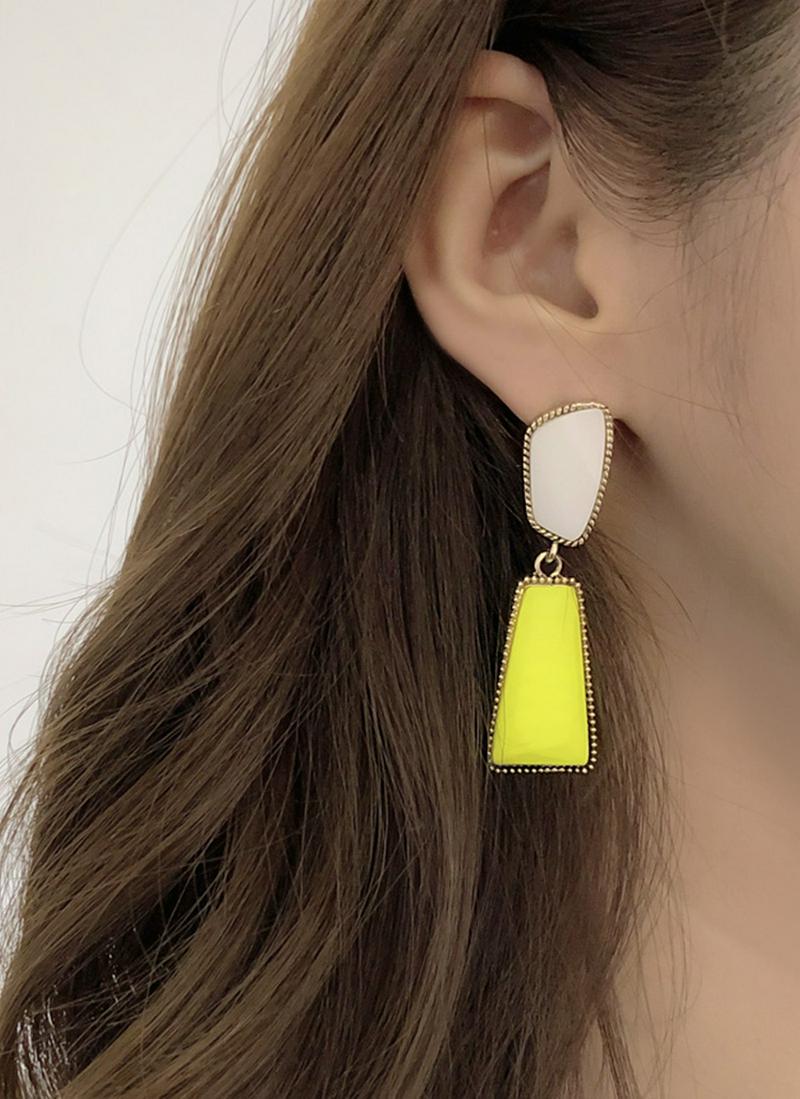 アクリルパーツドロップピアス