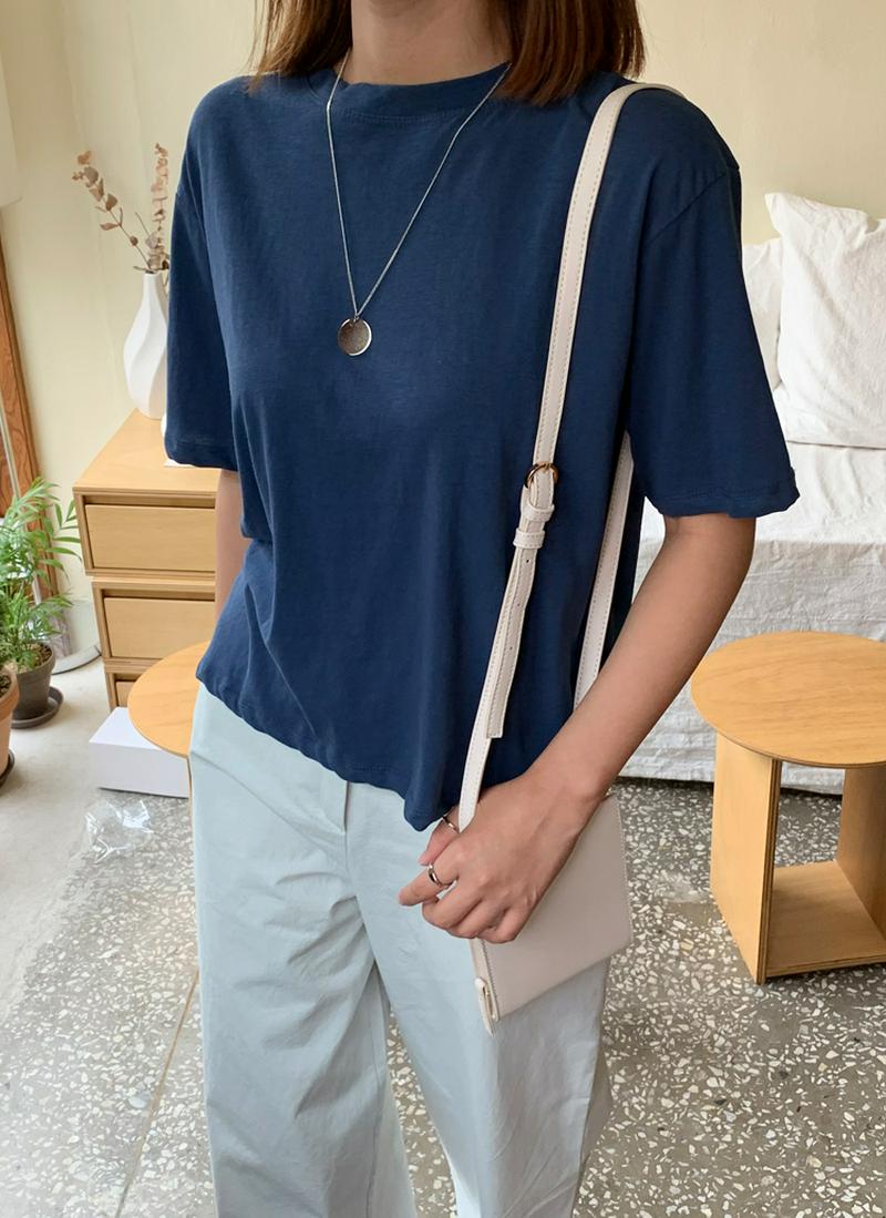 ラウンドTシャツ