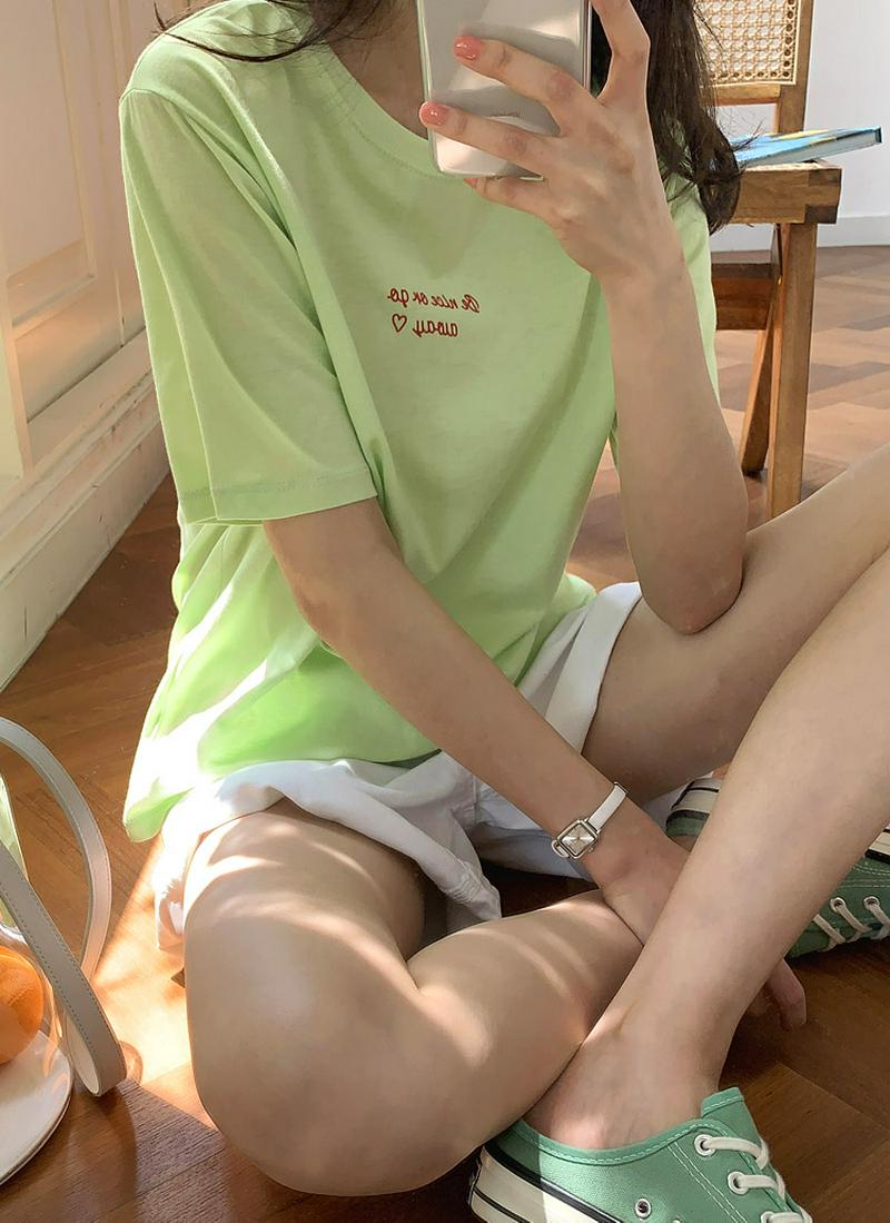 Be niceレタリング半袖Tシャツ