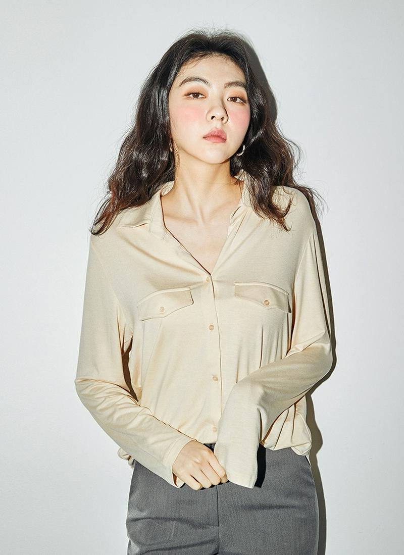 カラーVネックボタンTシャツ(ベージュ)