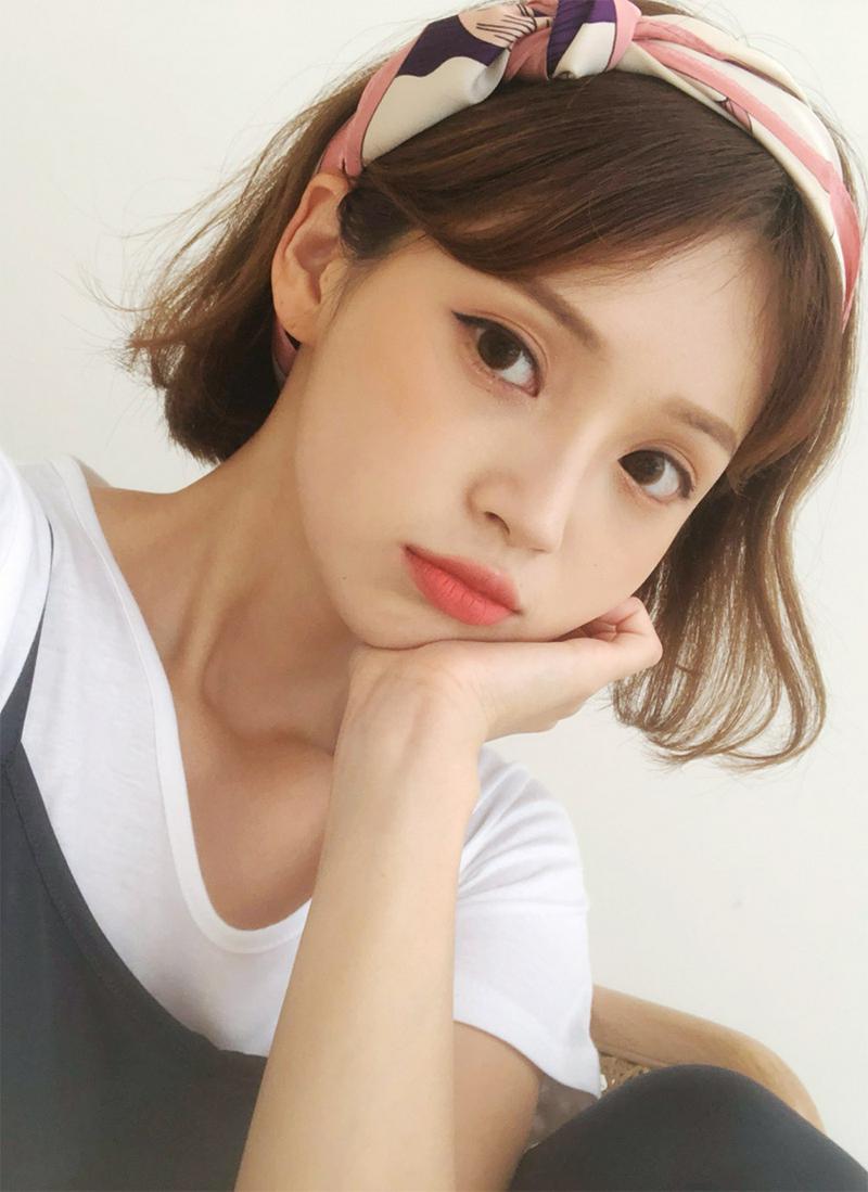 花柄スクエアスカーフ・全4色・d53742 レディース【acc】 韓国ファッション アクセサリー 小物 スカーフ 花柄 フラワー スクエア ワンポイント カジュアル かわいい ガーリー ギフト プレゼント 誕生日プレゼント 夏