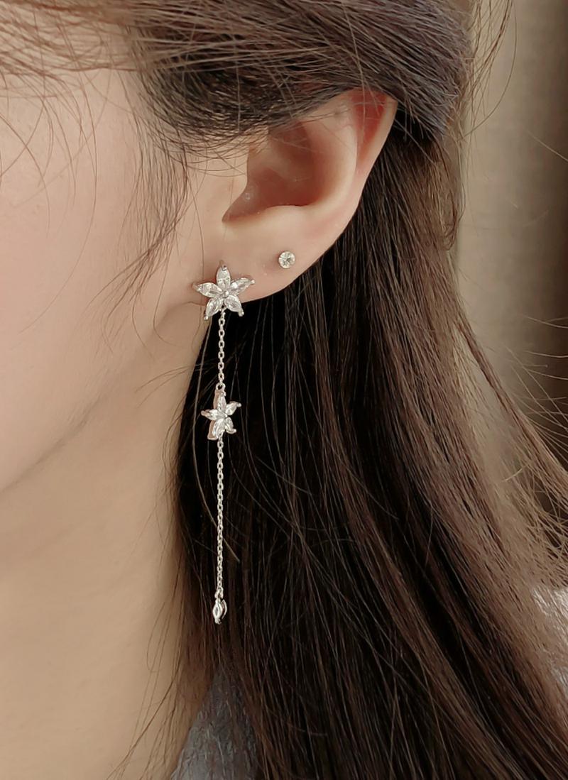 キュービックフラワーチェーンピアス