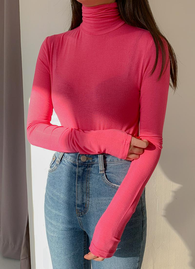 タートルネックスリムTシャツ