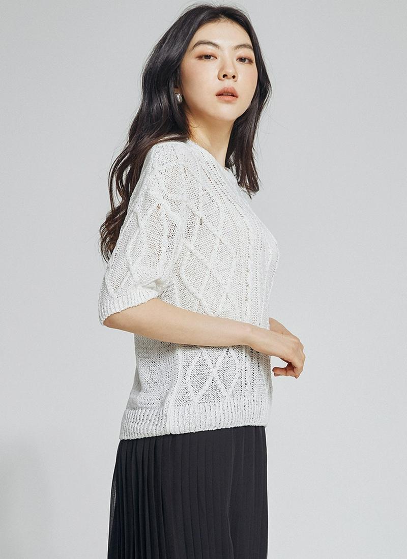 フロントツイストハーフスリーブニット