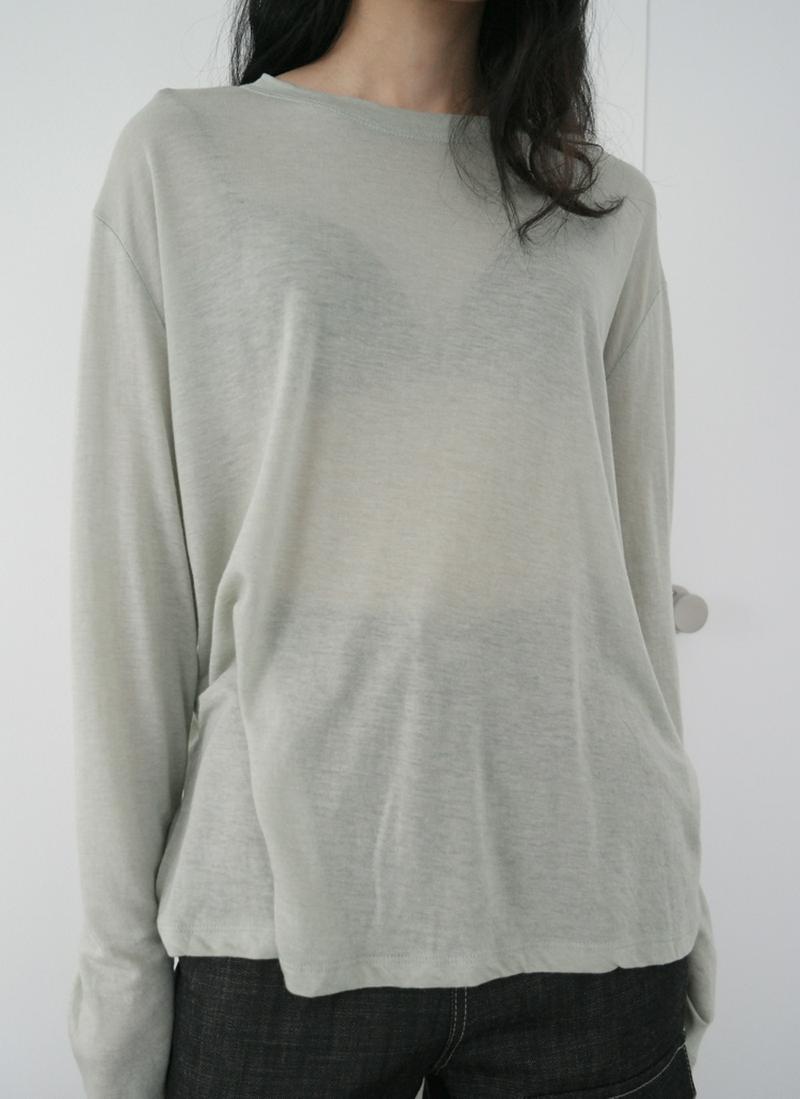 ラウンドネック長袖Tシャツ