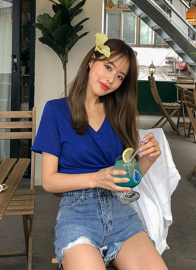 VネックリネンブレンドTシャツ