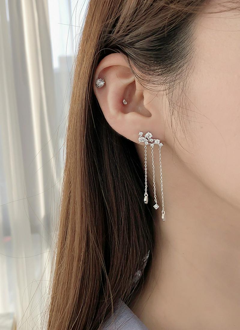トリプルチェーンドロップピアス