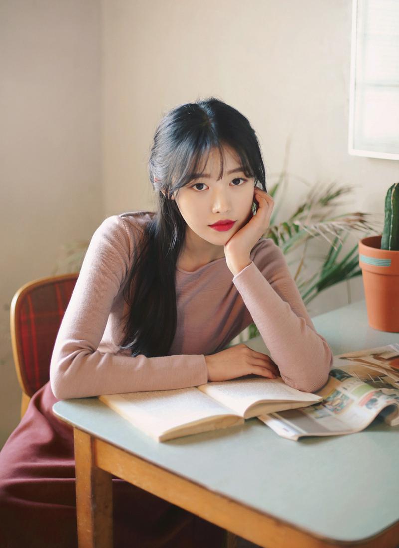 スクエアネックスリムシルエットニット