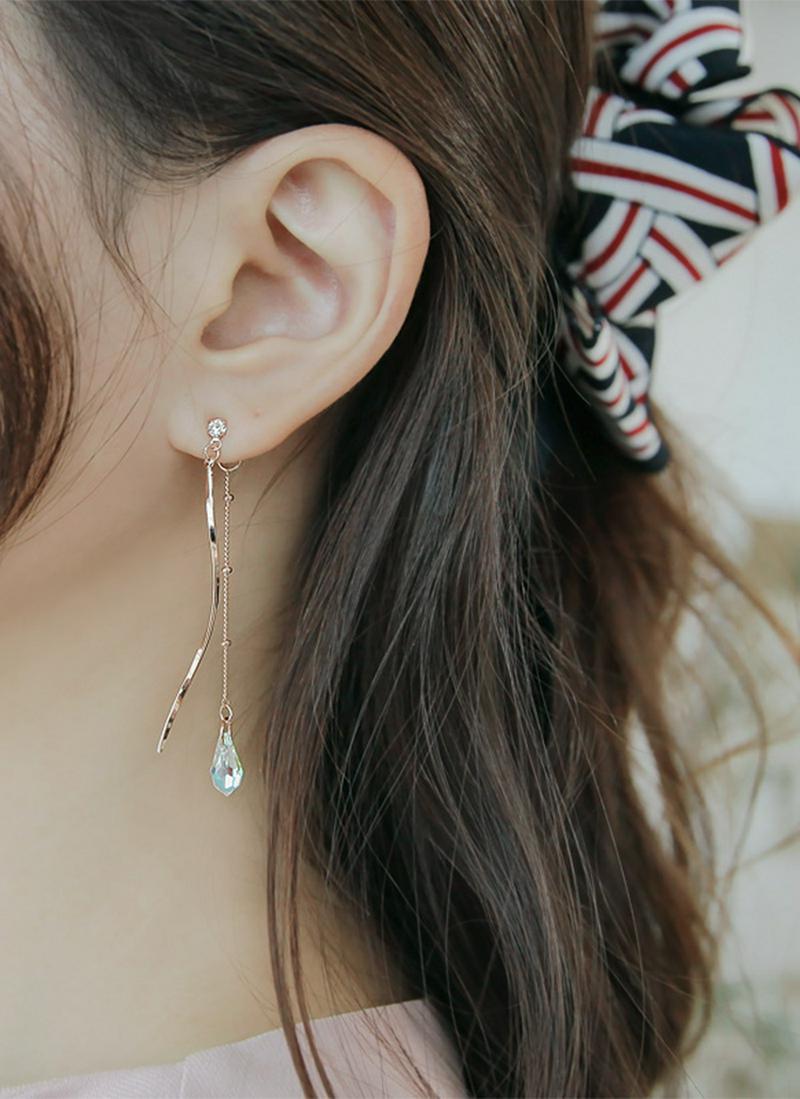ダブルラインドロップピアス