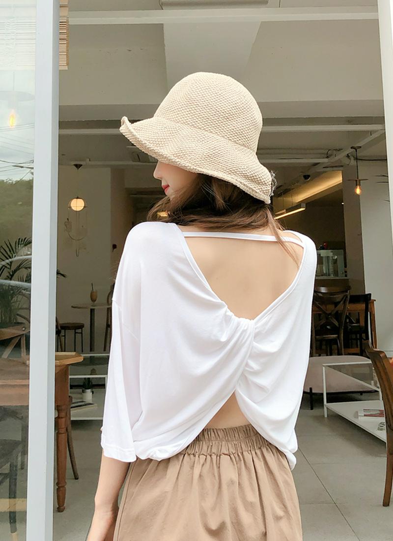 バックツイストストラップTシャツ