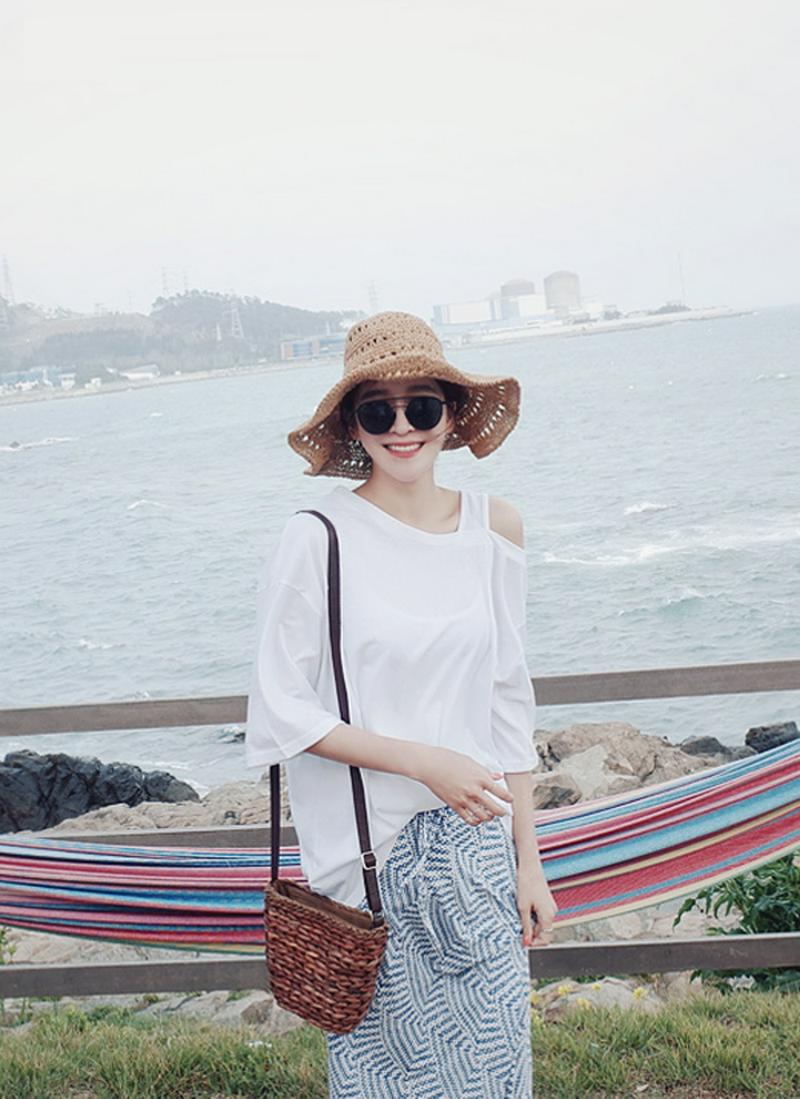 アンバランスデザインTシャツ