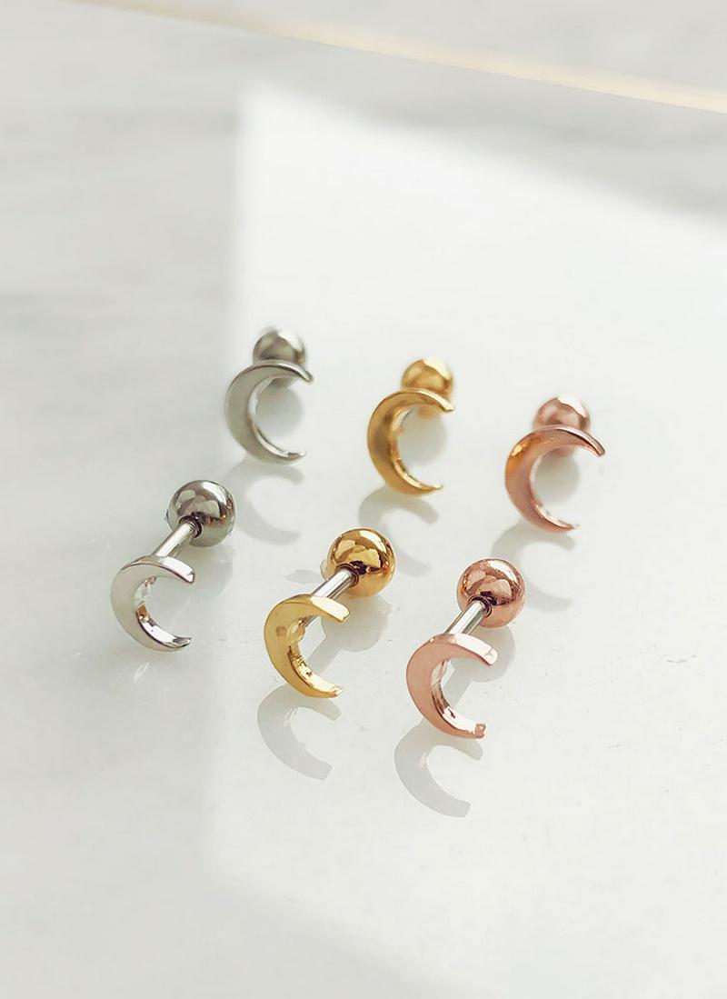 2TYPEクレッセントムーンピアス