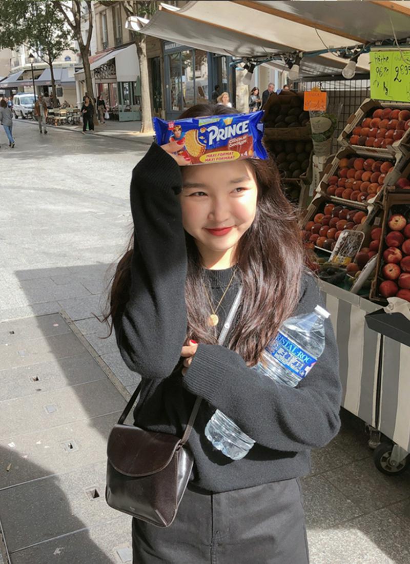 バックリボンカットアウトニット