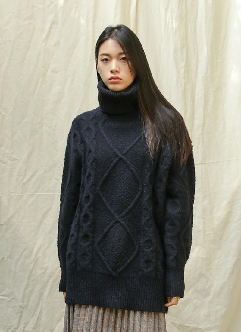 オーバーフィットケーブルニット