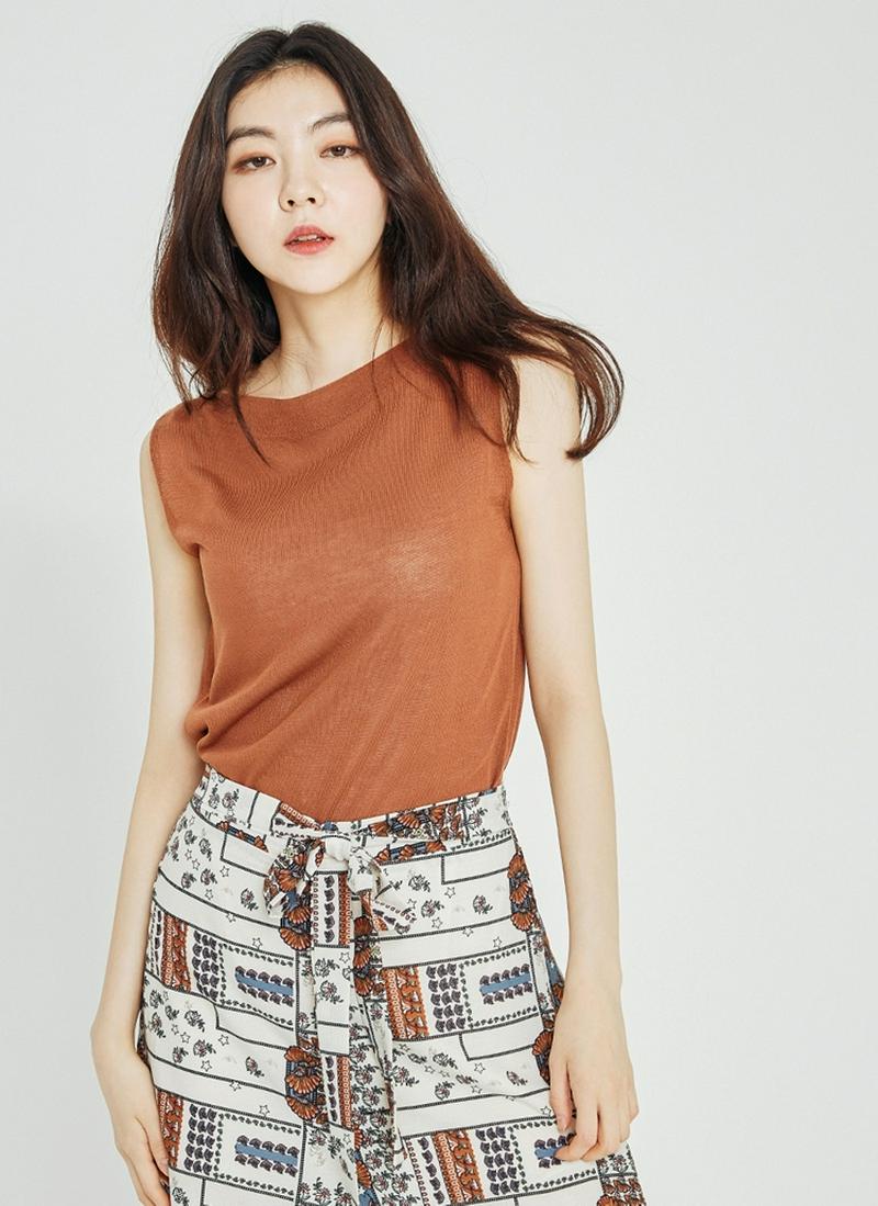 ボートネックアンバランスヘムニットスリーブレス