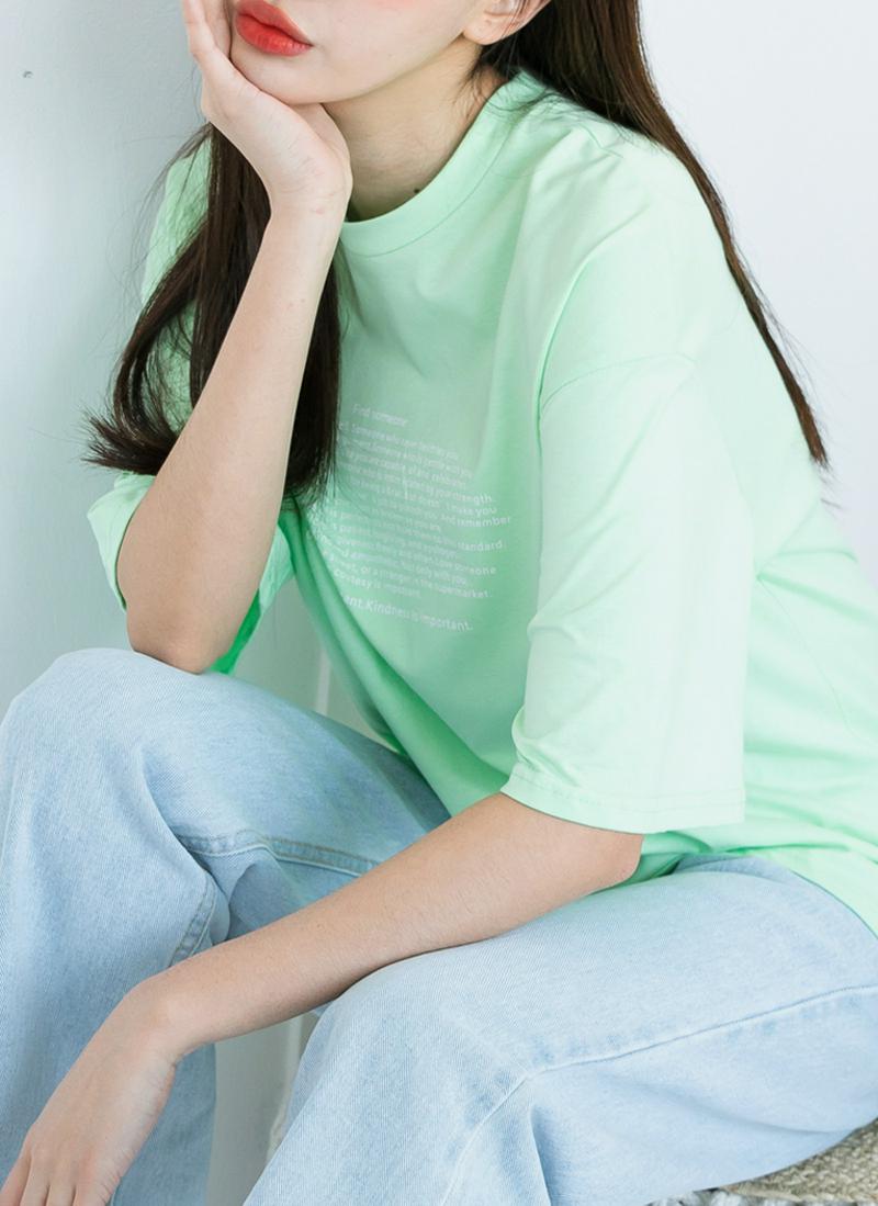 英字レタリングTシャツ