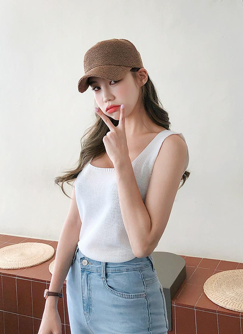 シンプルニットスリーブレス