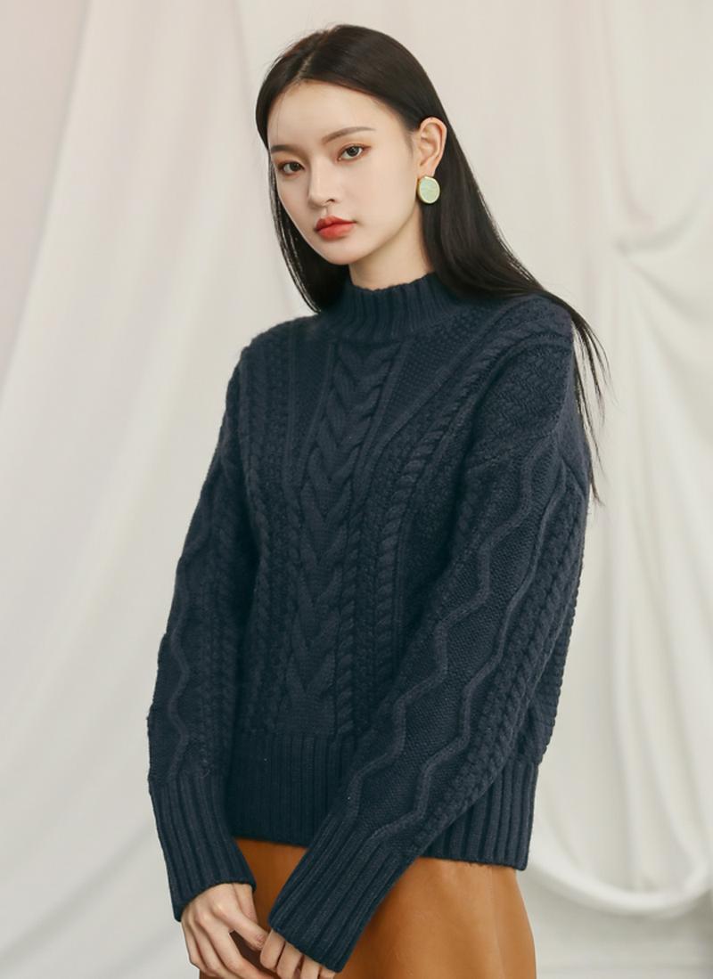 カジュアルボリュームケーブルニット