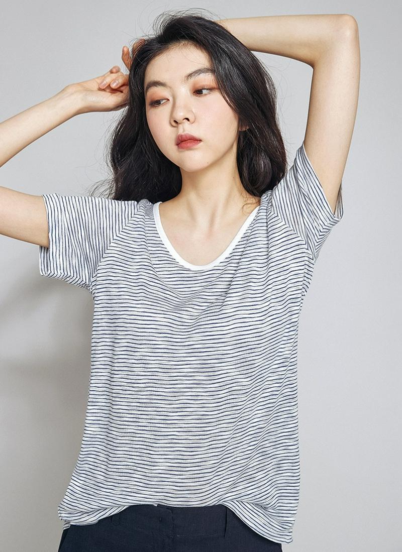 パイピングネックシンプルボーダーTシャツ