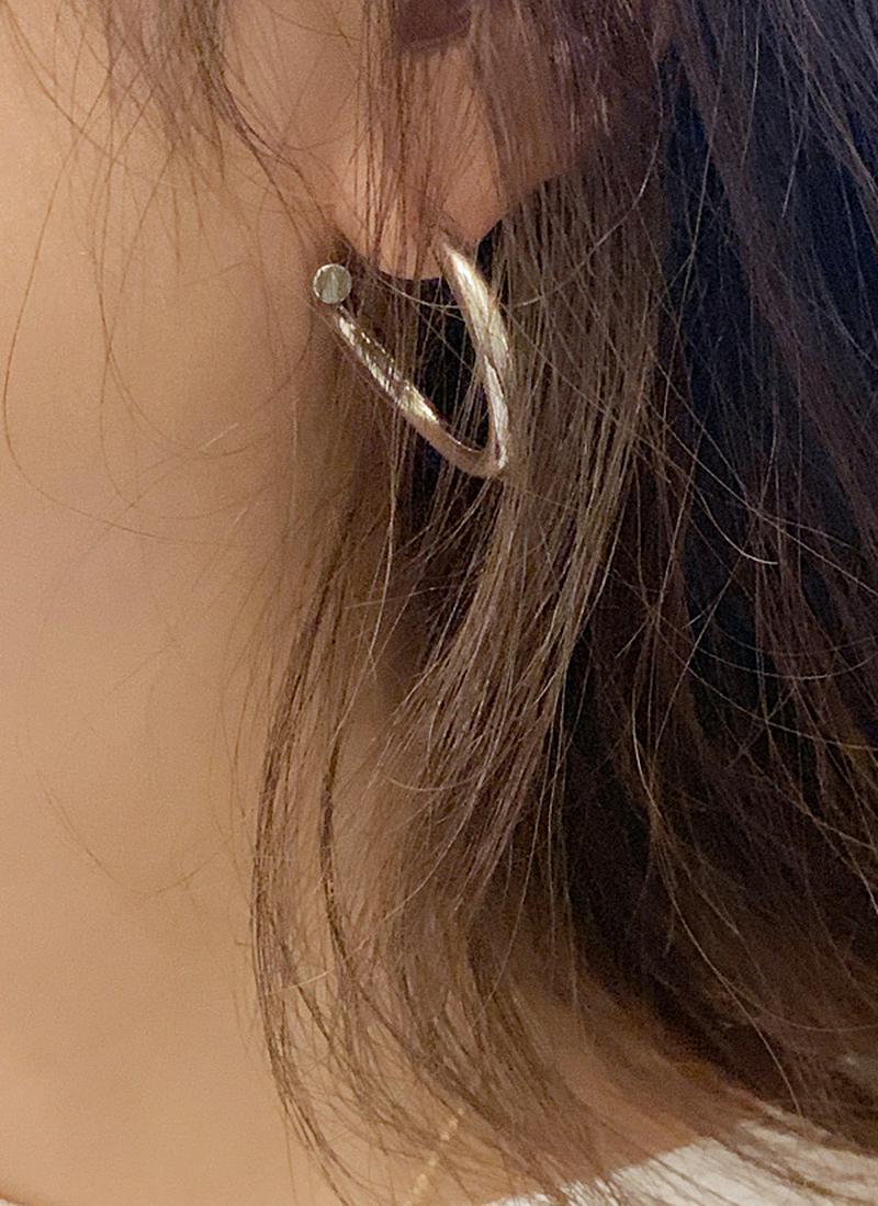 ユニークフープピアス