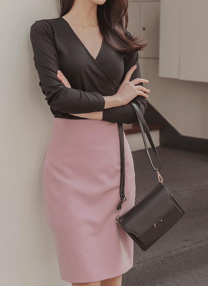 スリムフィットカシュクールTシャツ