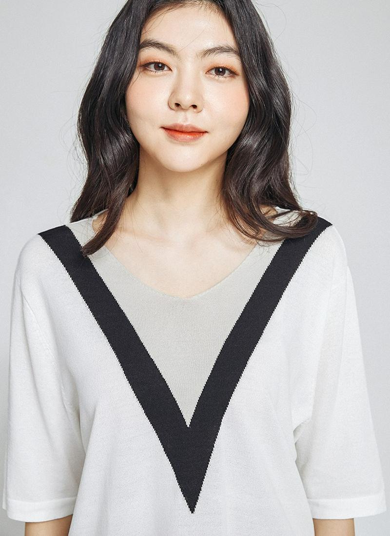 V配色ハーフスリーブニット