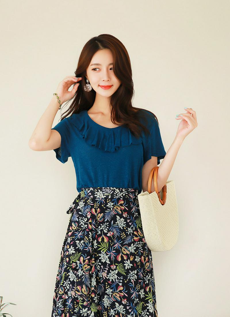 ラッフルラウンドネックTシャツ