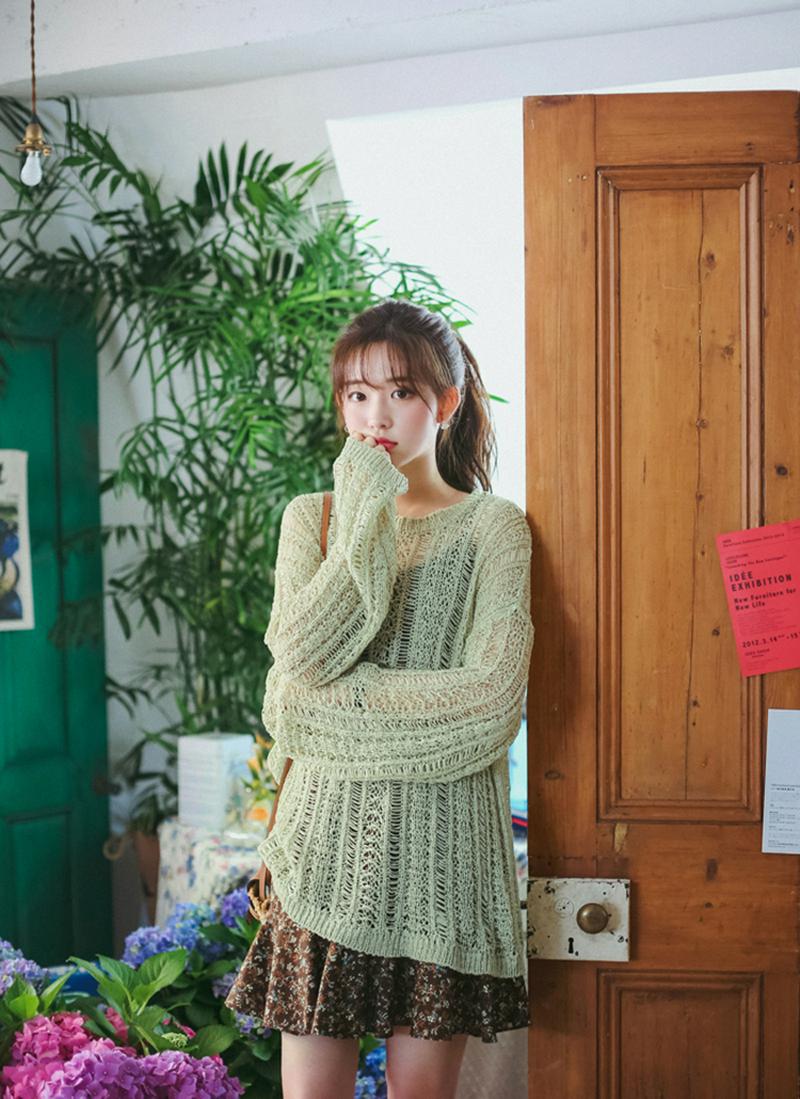 アクリル混ルーズシアーニット