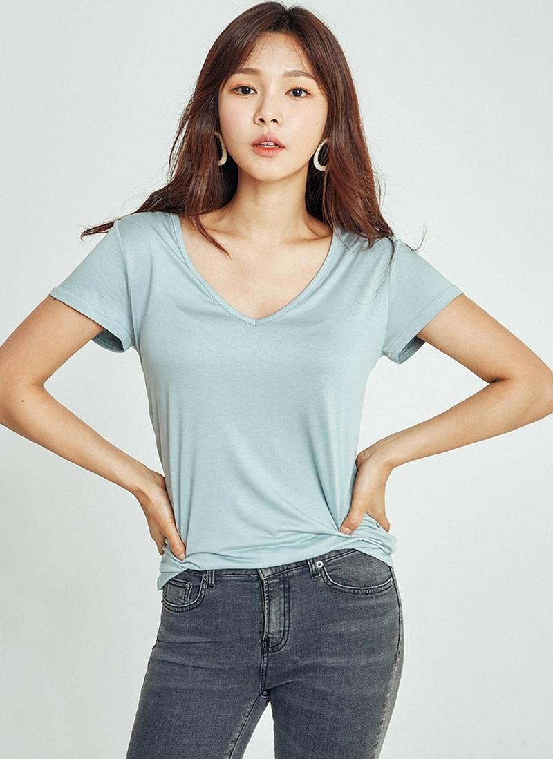 ディープVネックTシャツ