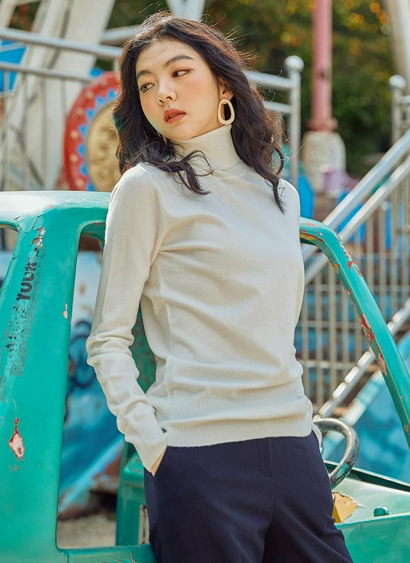 タートルネックリブヘムニット