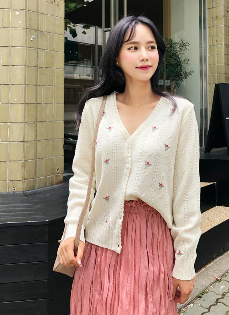 刺繍ニットカーディガン