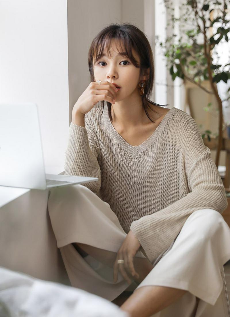 リネンブレンドVネックニット