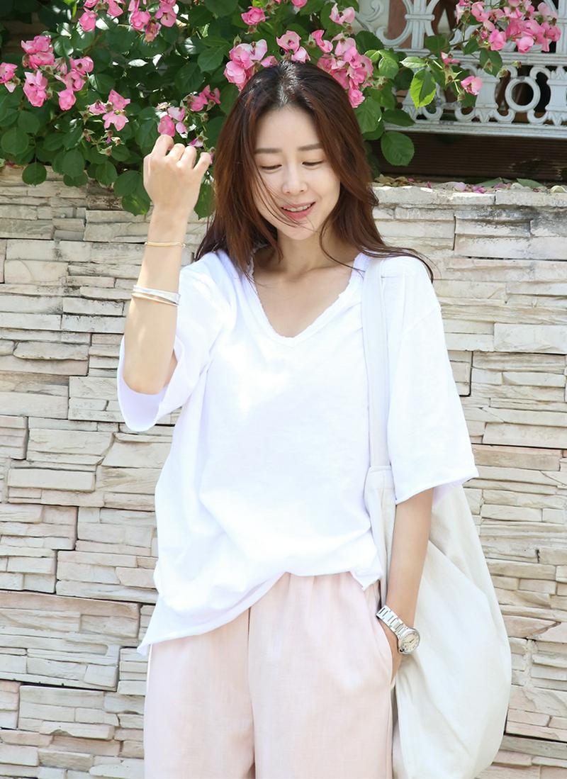 ロールヘムVネックコットンTシャツ