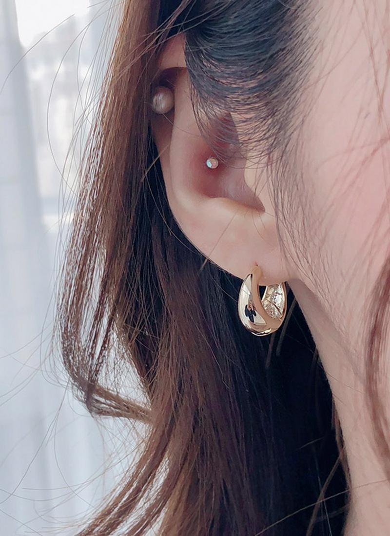 シルバーカーブピアス