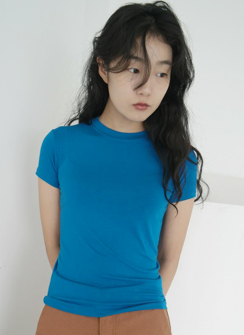 ラウンドネックフィットTシャツ